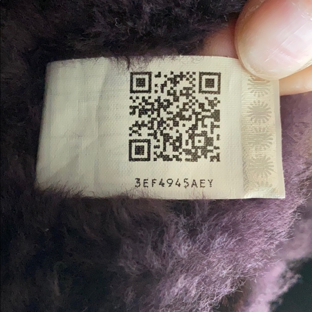 UGG Boots - Picture 6 of 6